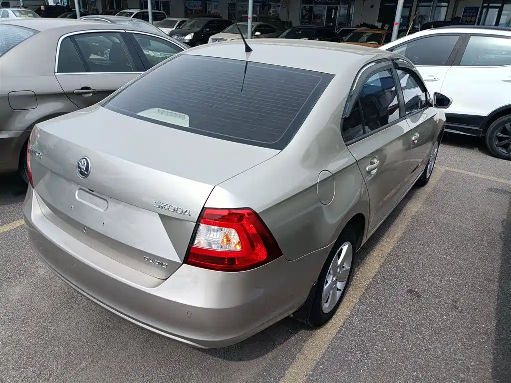 Škoda Rapid 2013 1.6L Automatic Smart Selection фото 5