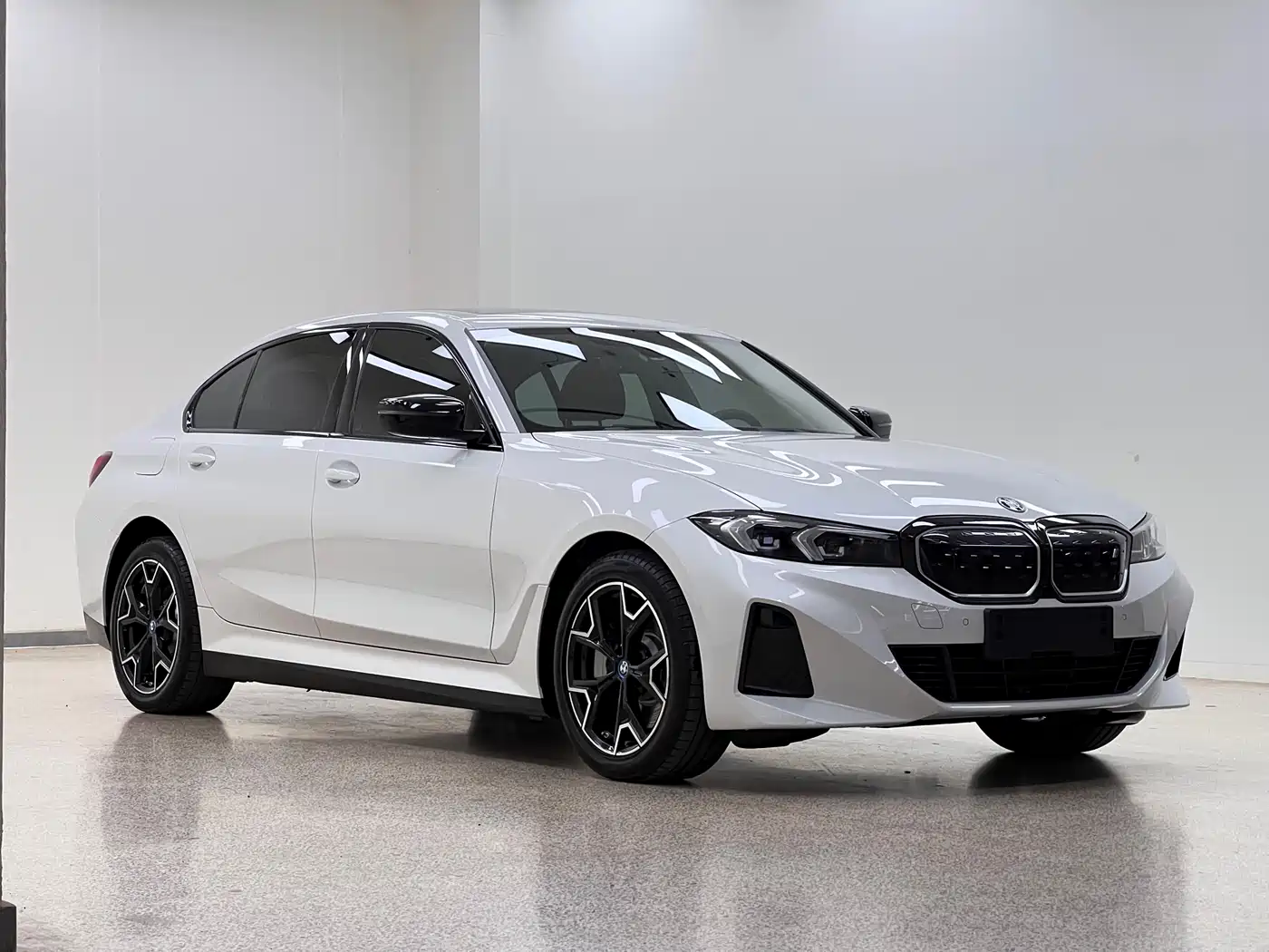 BMW i3 2024 eDrive 40 L Night Sport Package фото 3