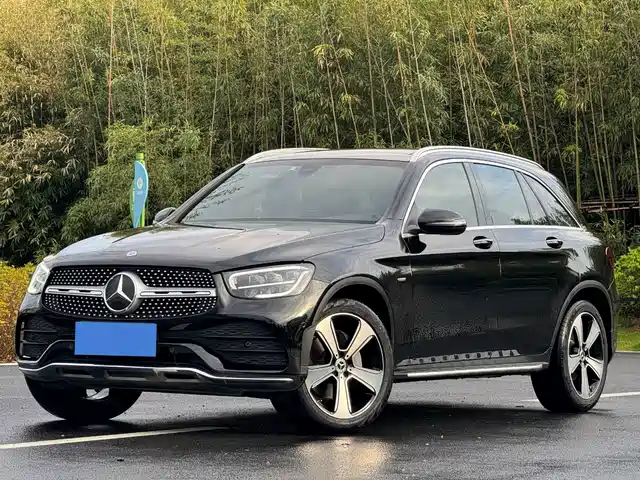 MERCEDES-BENZ GLC