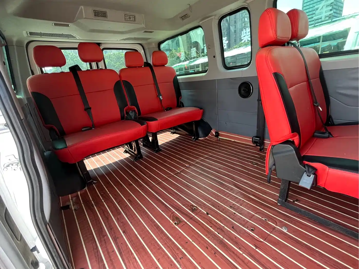 SAIC Maxus Xintu V80 2024 Aoyun 6MT Long Wheelbase Ultra-low Roof 147Ps 6/7/8/9-seater фото 7