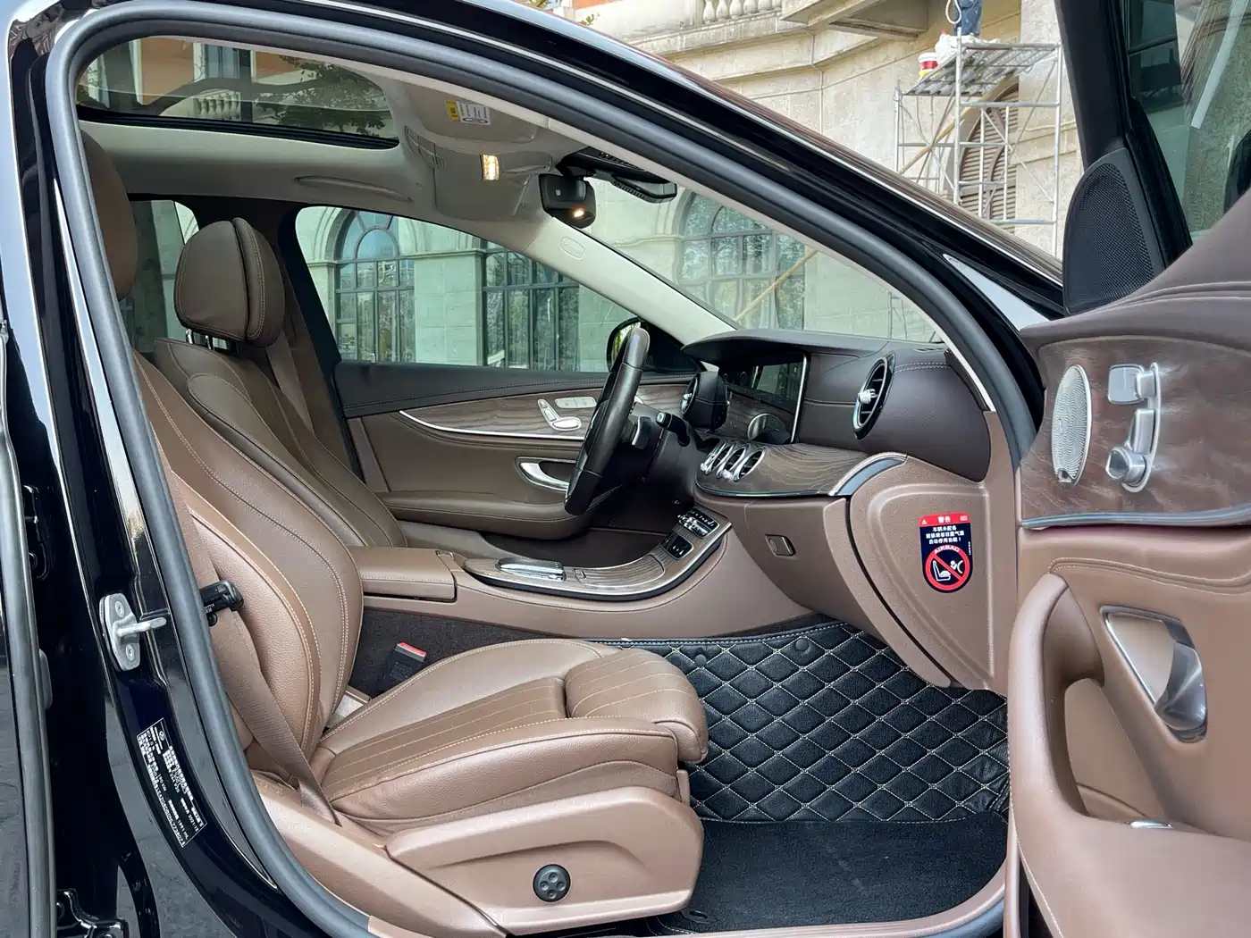 Mercedes-Benz E-Class 2022 Second Facelift E 300 L Luxury фото 16