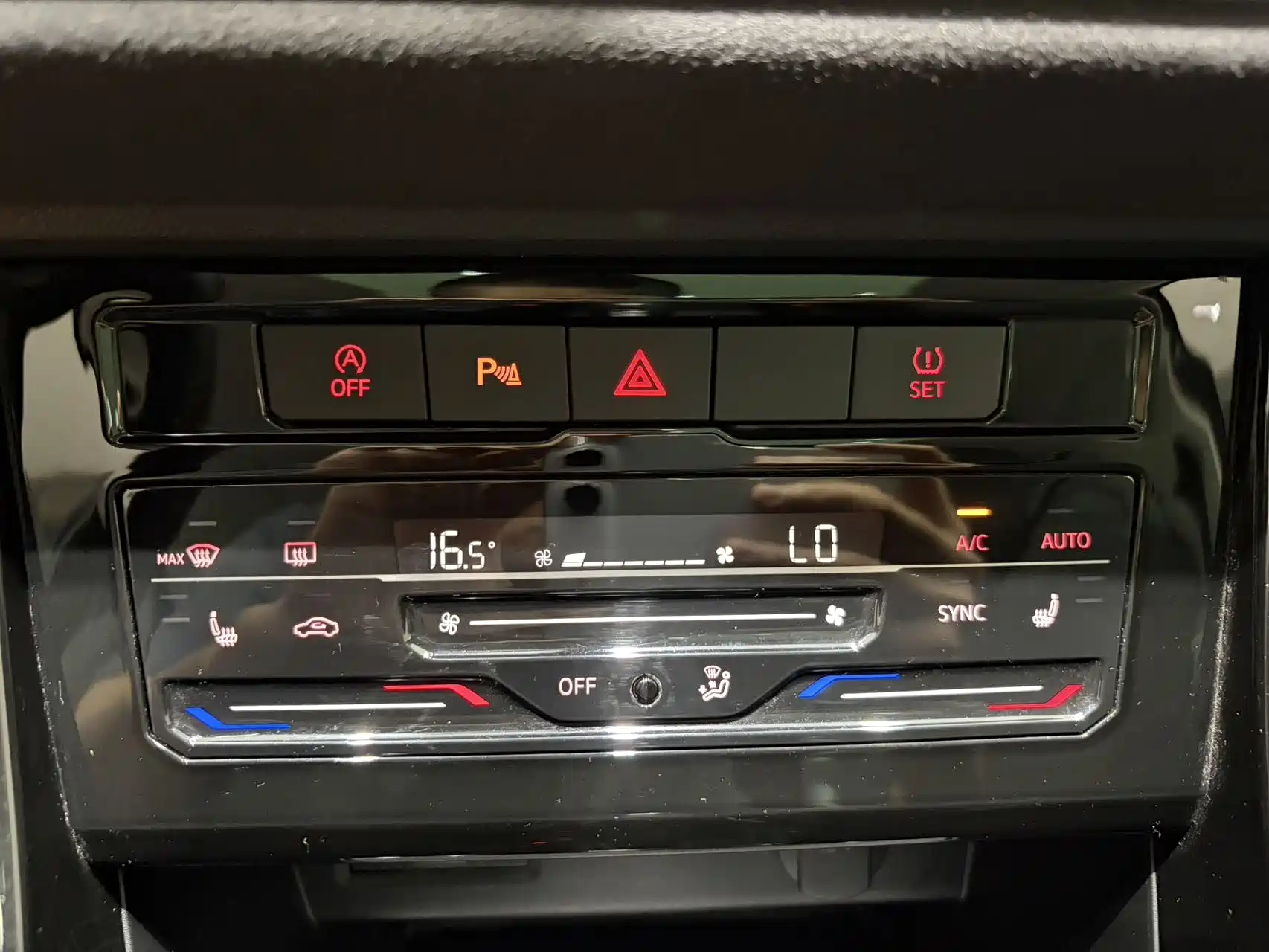 Photo 18 - Jetta VS7
