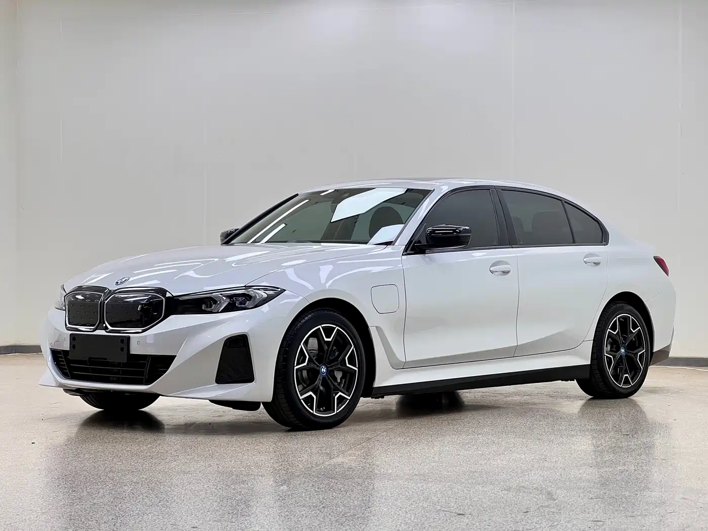 BMW i3 2024 eDrive 40 L Night Sport Package