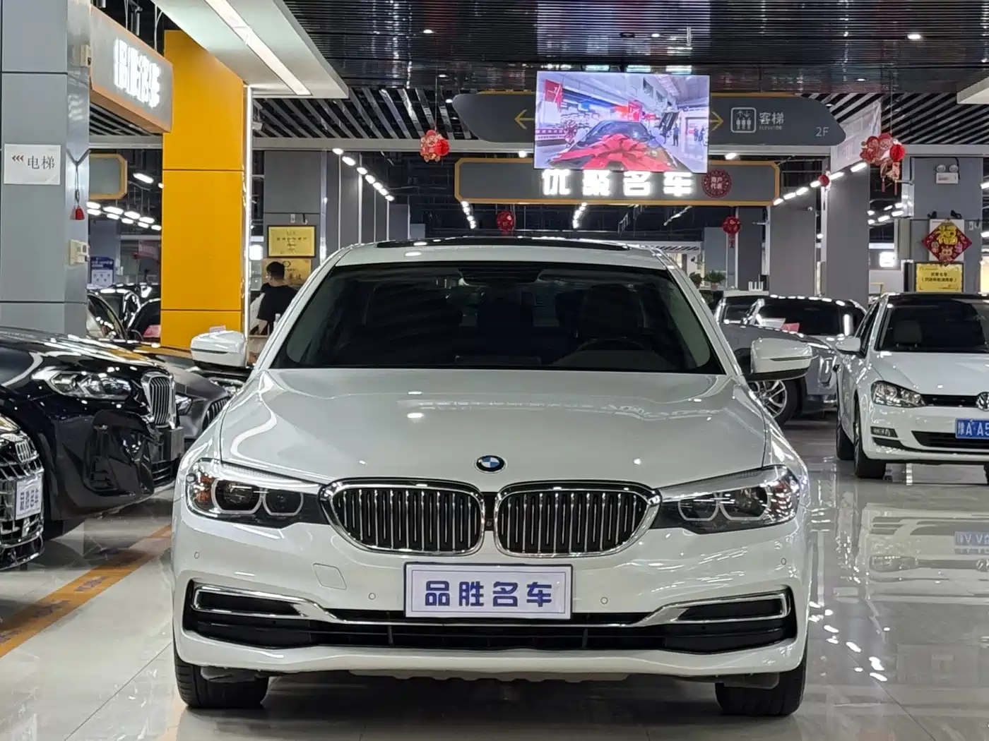 BMW 5 Series 2020 525Li Luxury Package фото 2