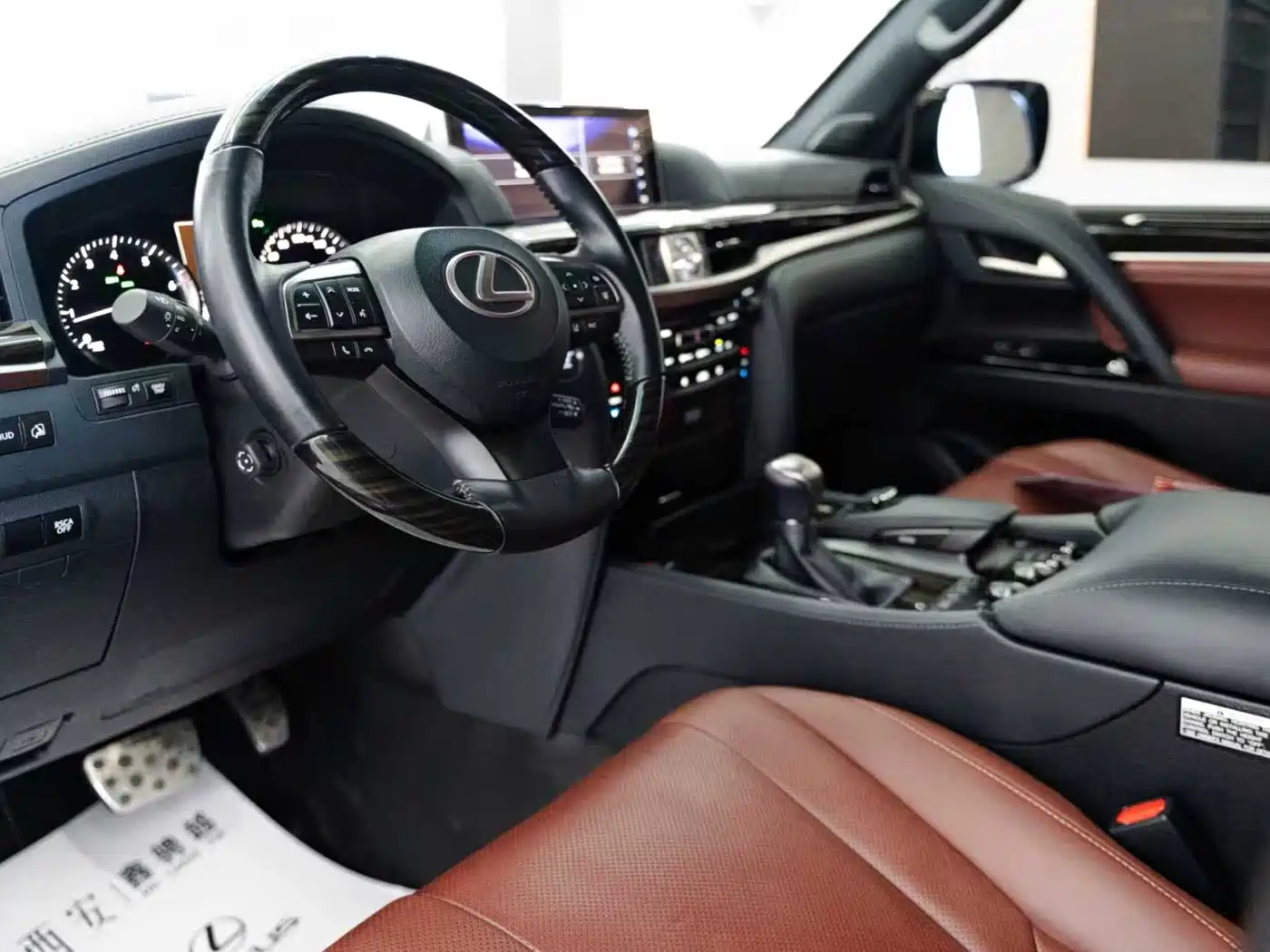 Lexus LX 2019 570 Prestige Luxury Edition фото 9