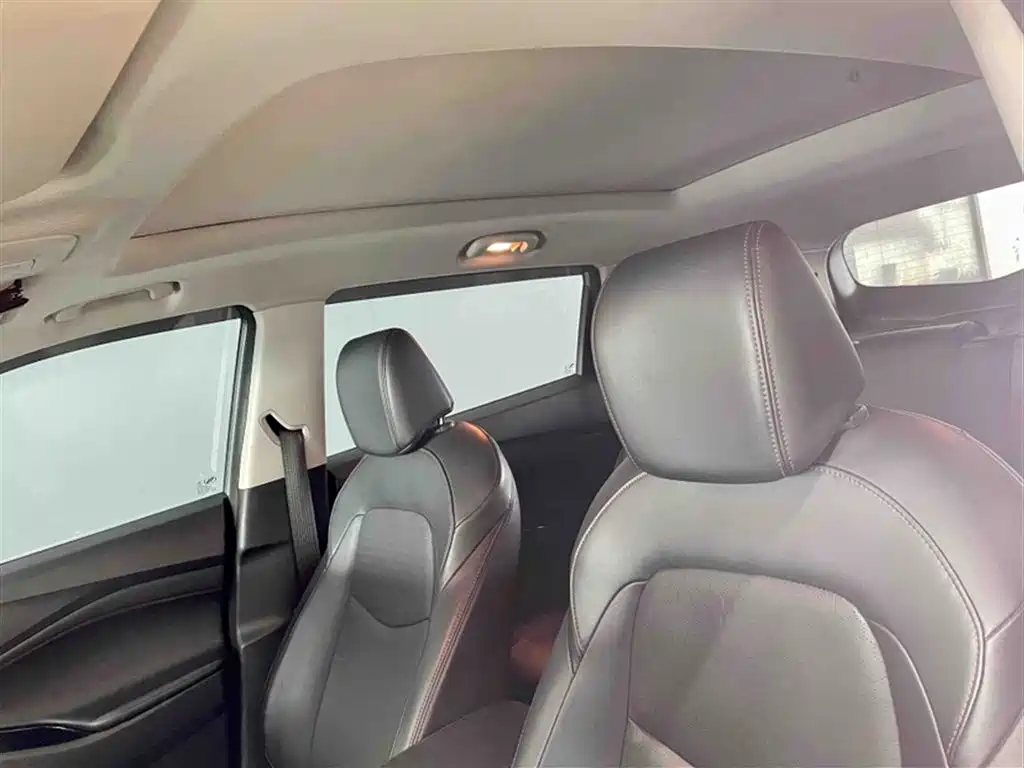 Chevrolet Volando 2020 Mild Hybrid Redline 530T Automatic Premium Edition (5+2 seater) фото 6