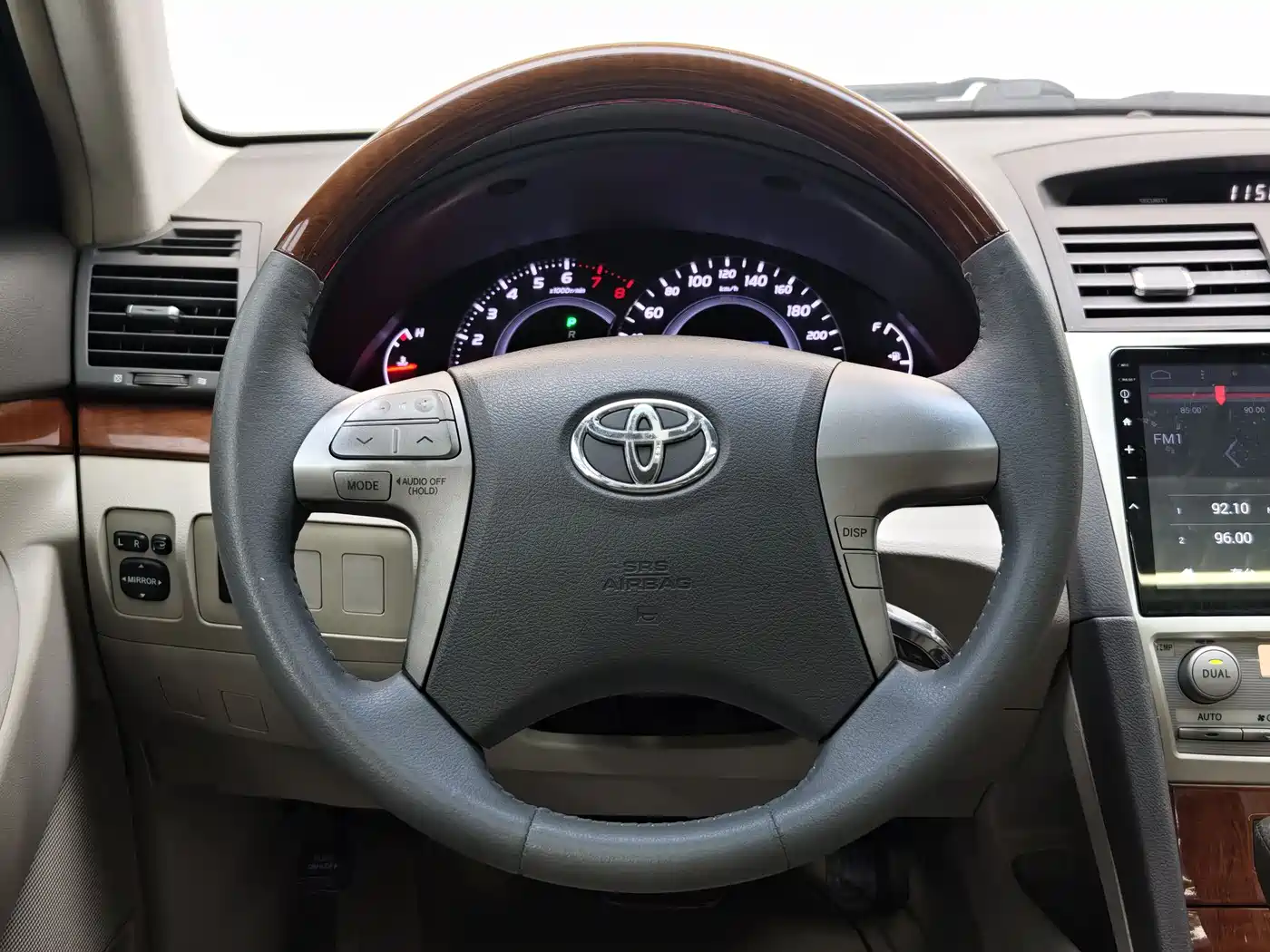 Toyota Camry 2013 200G Classic Luxury Edition фото 27