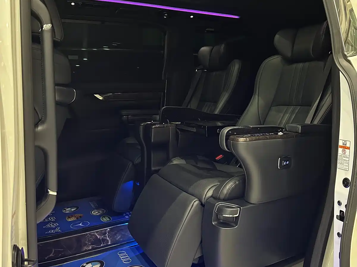 Toyota Alphard 2020 Hybrid 2.5L Premium Edition фото 8