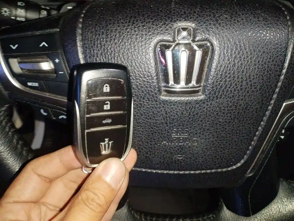 Toyota Crown 2018 2.0T Fashion Edition фото 12