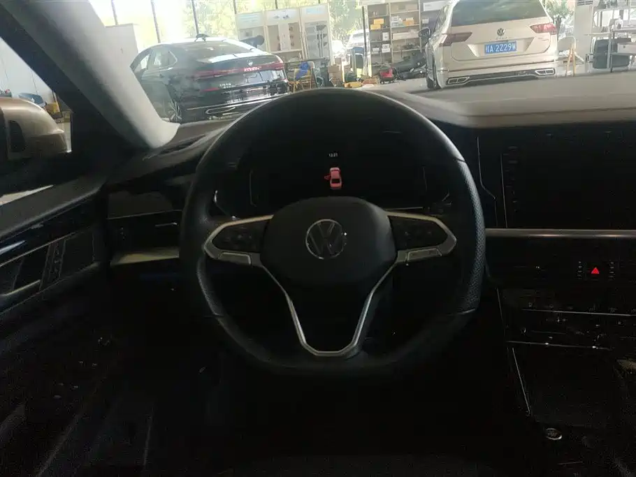 Volkswagen Passat 2022 330TSI Starry Sky Premium Edition фото 15