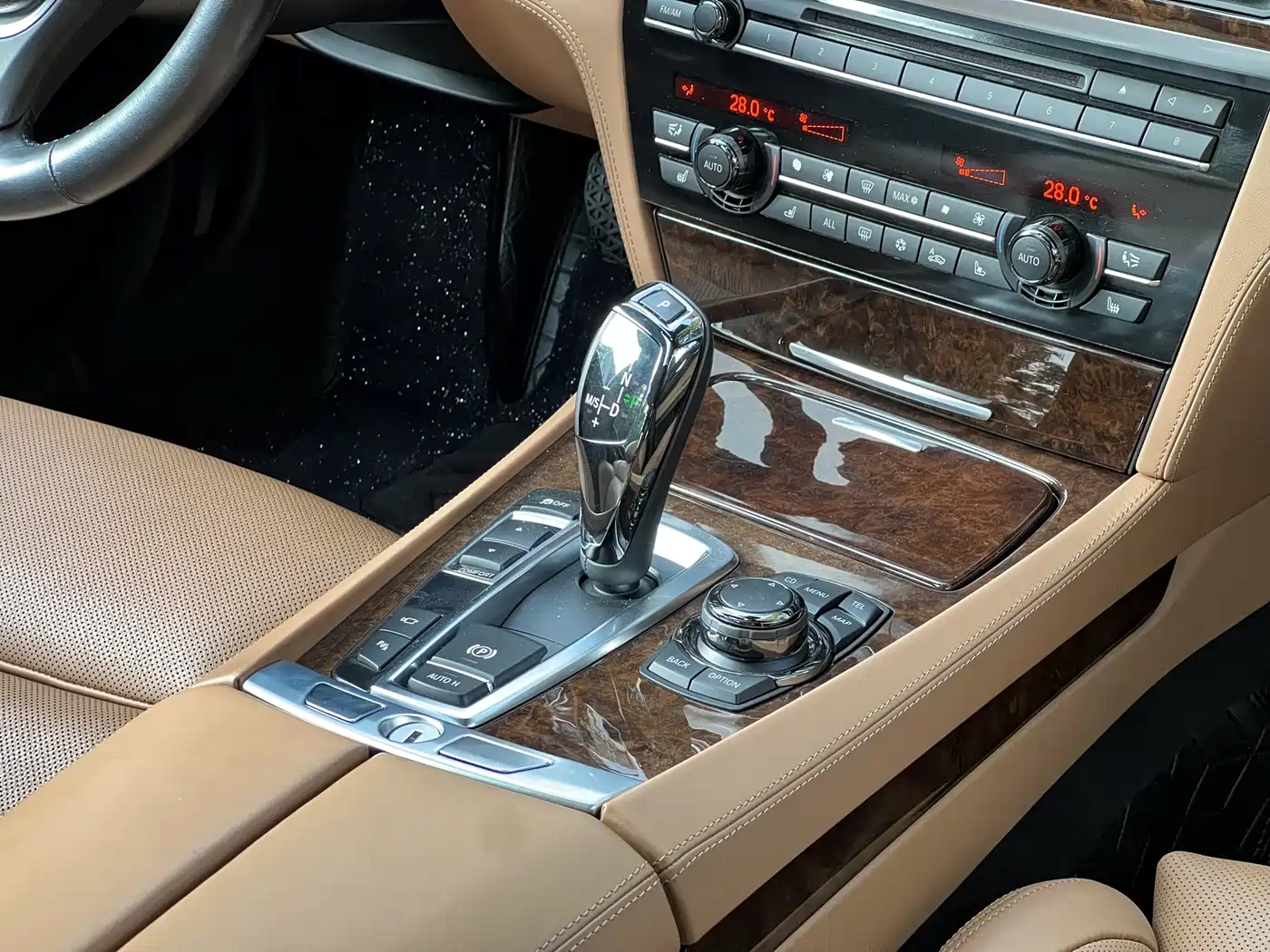 BMW 7 Series 2010 760Li фото 18
