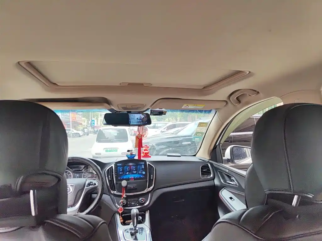 Baojun 560 2016 2016 1.8L iAMT Luxury