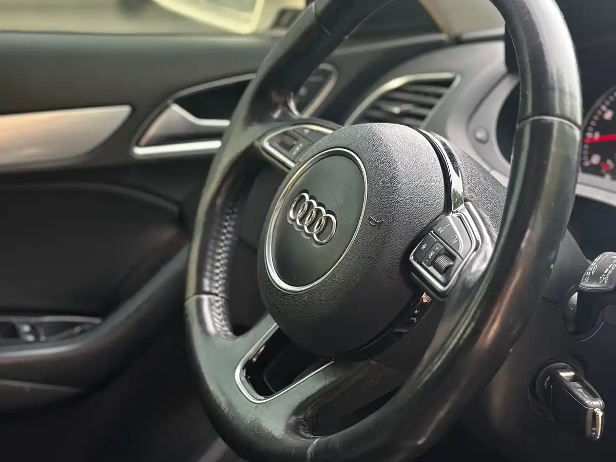 Audi Q3 2015 35 TFSI quattro Technology фото 4