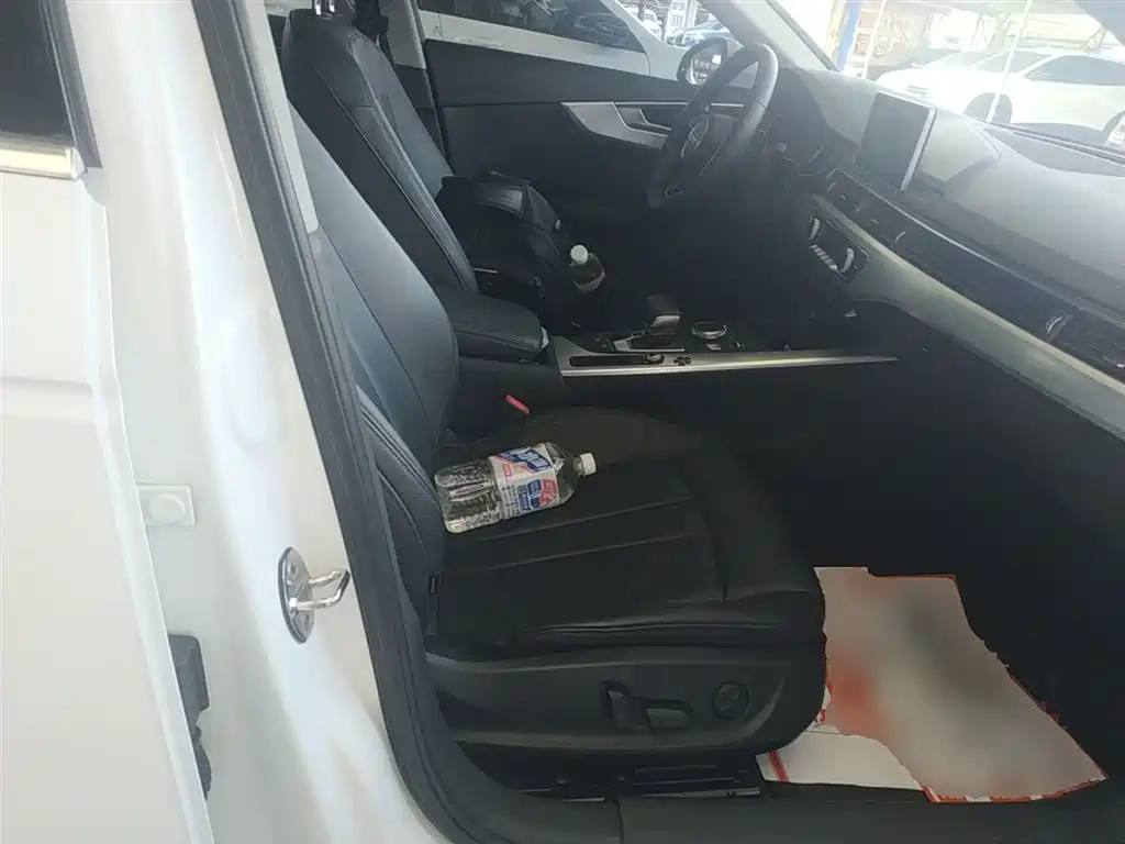 Audi A4L 2017 40 TFSI Fashion Edition фото 19