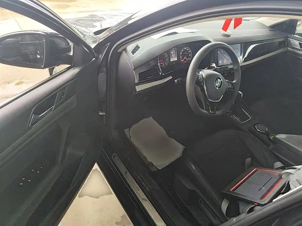 Volkswagen Lavida 2019 1.5L Automatic Comfort Edition China VI фото 16