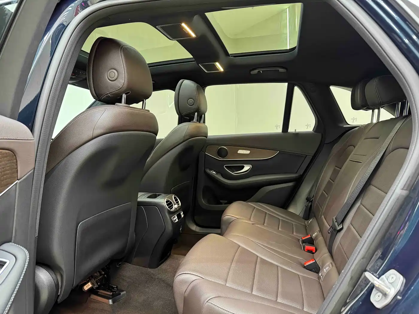 Mercedes-Benz GLC 2022 Facelift II GLC 260 L 4MATIC Luxury фото 16