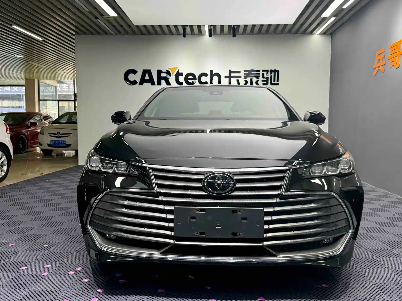 Toyota Avalon 2022 2.0L Luxury Edition фото 2