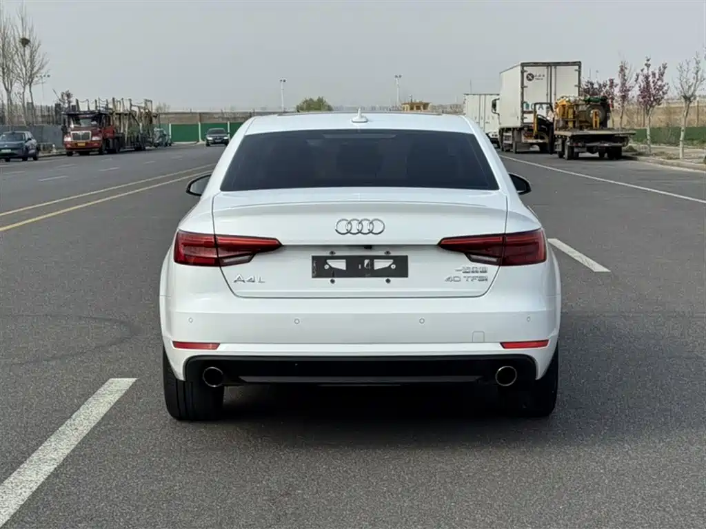 Audi A4L 2017 40 TFSI Fashion Edition фото 24