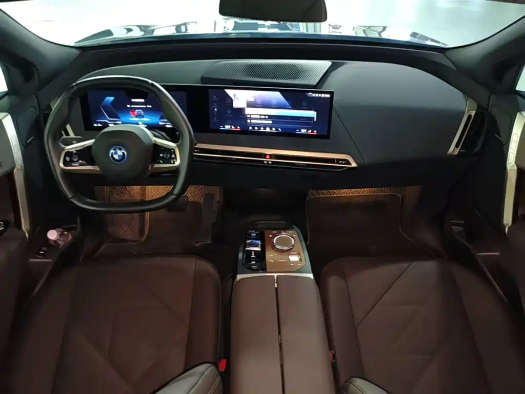 BMW iX 2023 Facelift xDrive40 фото 10