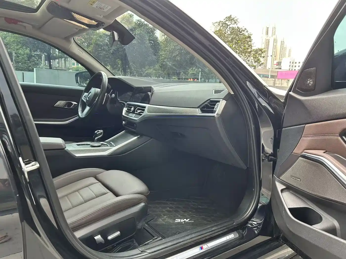 BMW 3 Series 2021 325i M Sport Night Edition фото 10