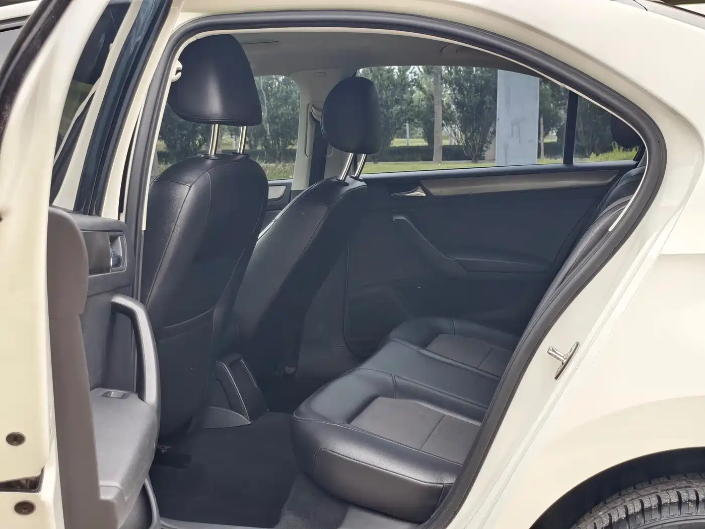 Volkswagen Santana 2015 1.6L Automatic Comfort Edition фото 5