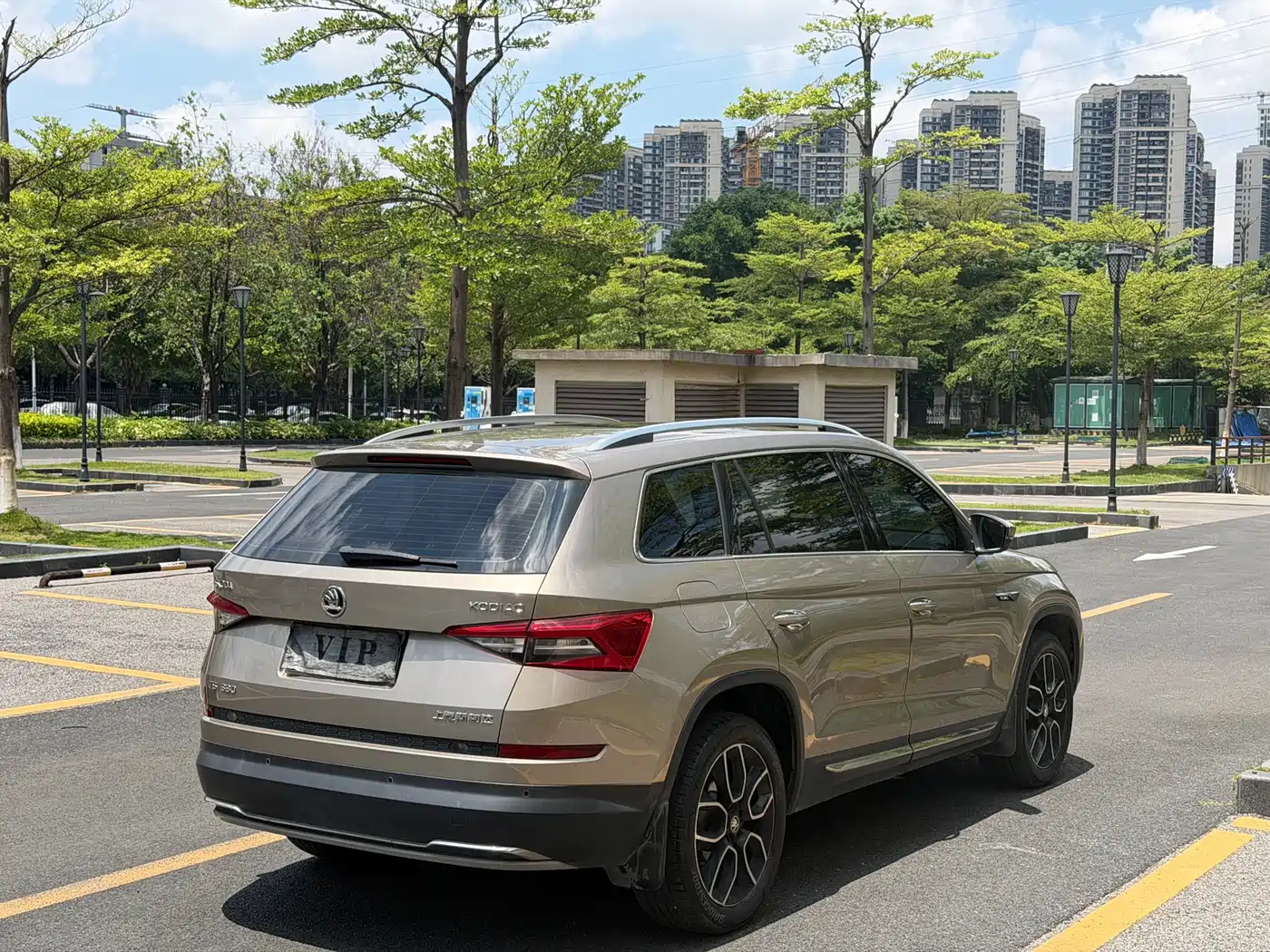 Škoda Kodiaq 2018 Facelift TSI330 7-seat 2WD Premium Luxury Edition фото 14