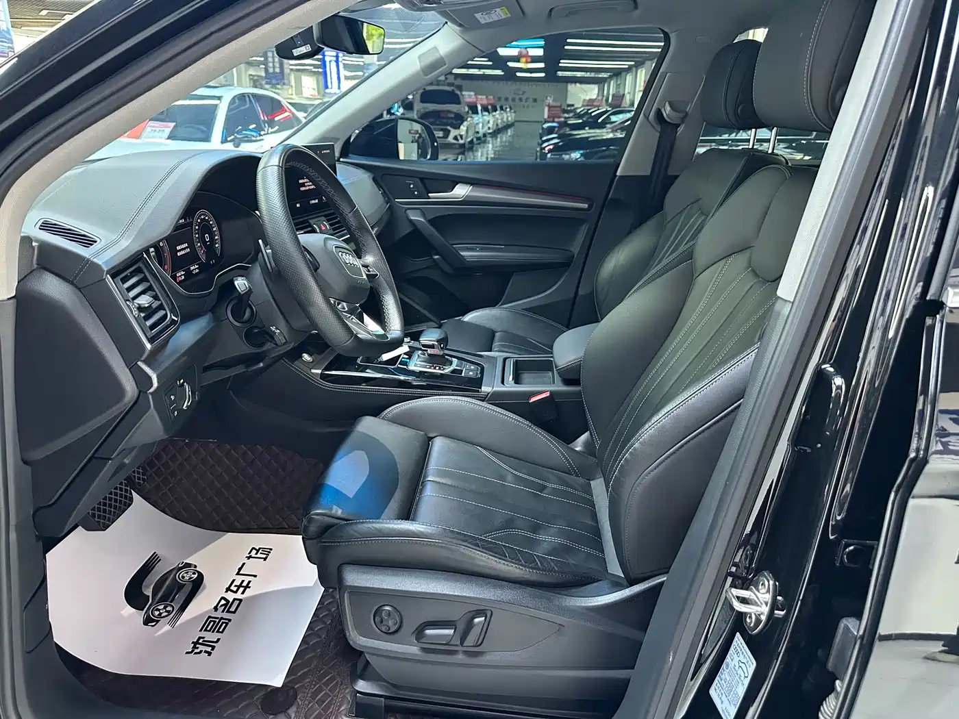 Audi Q5L 2022 45T Luxury Dynamic фото 4