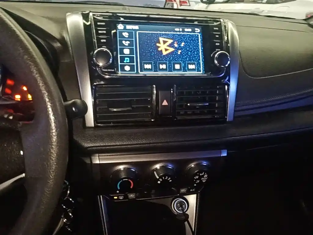 Toyota YARiS L Zhi Xuan 2015 1.5E Auto Charming Edition фото 10