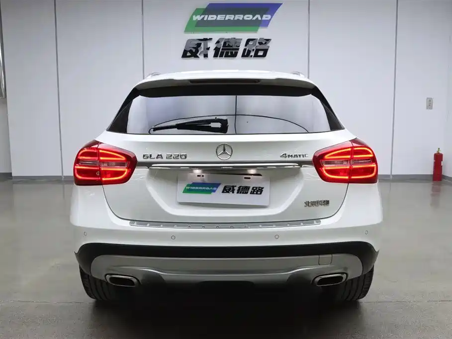 Mercedes-Benz GLA 2016 GLA 220 4MATIC Fashion фото 5
