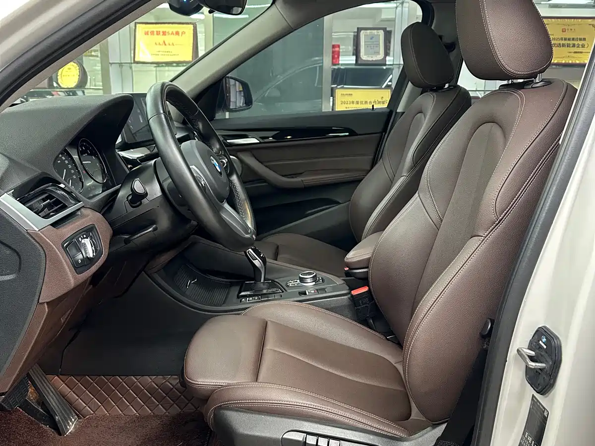 BMW X1 2021 sDrive25Li Leading фото 8