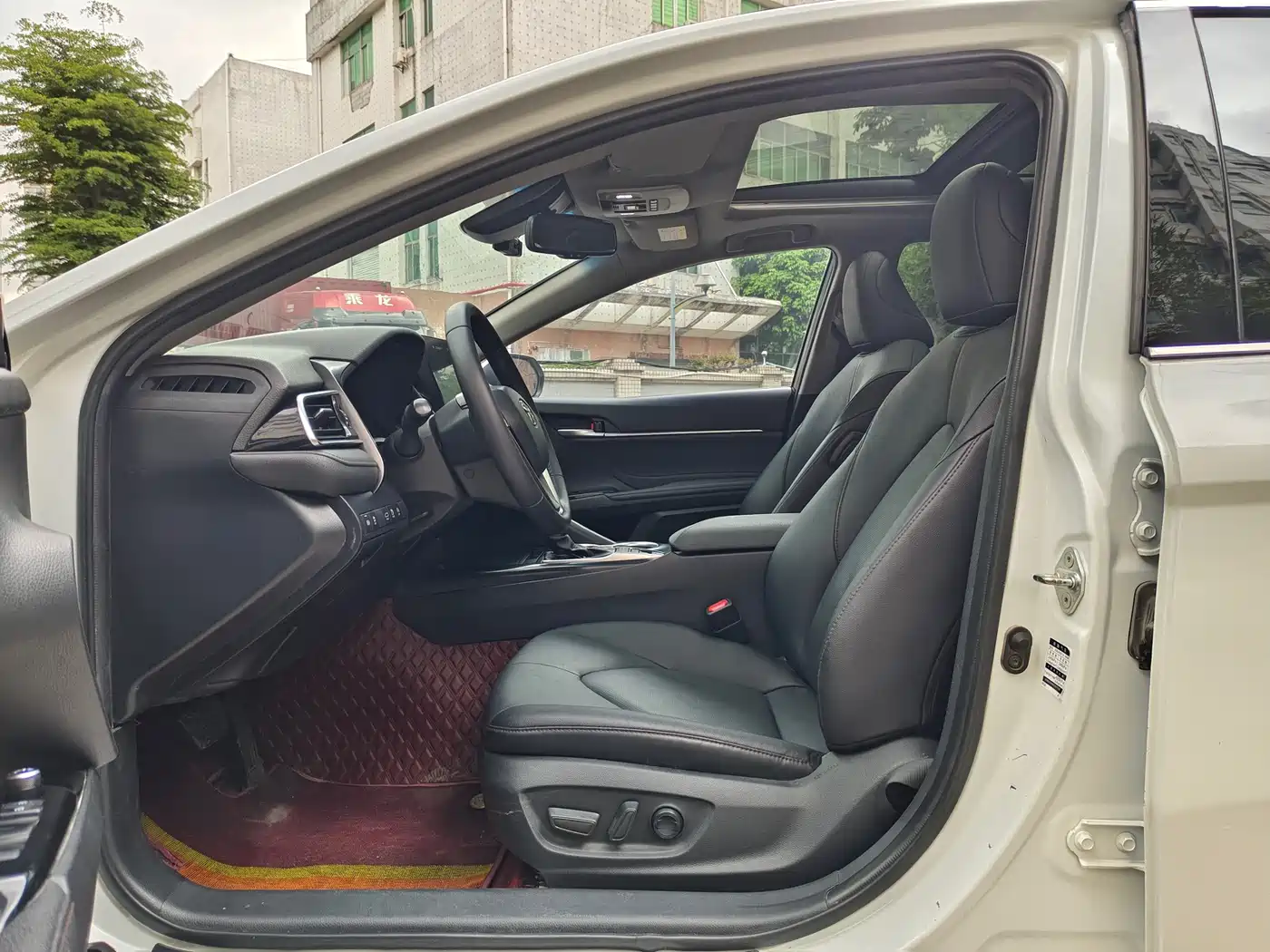 Toyota Camry 2021 2.5G Luxury Edition фото 7
