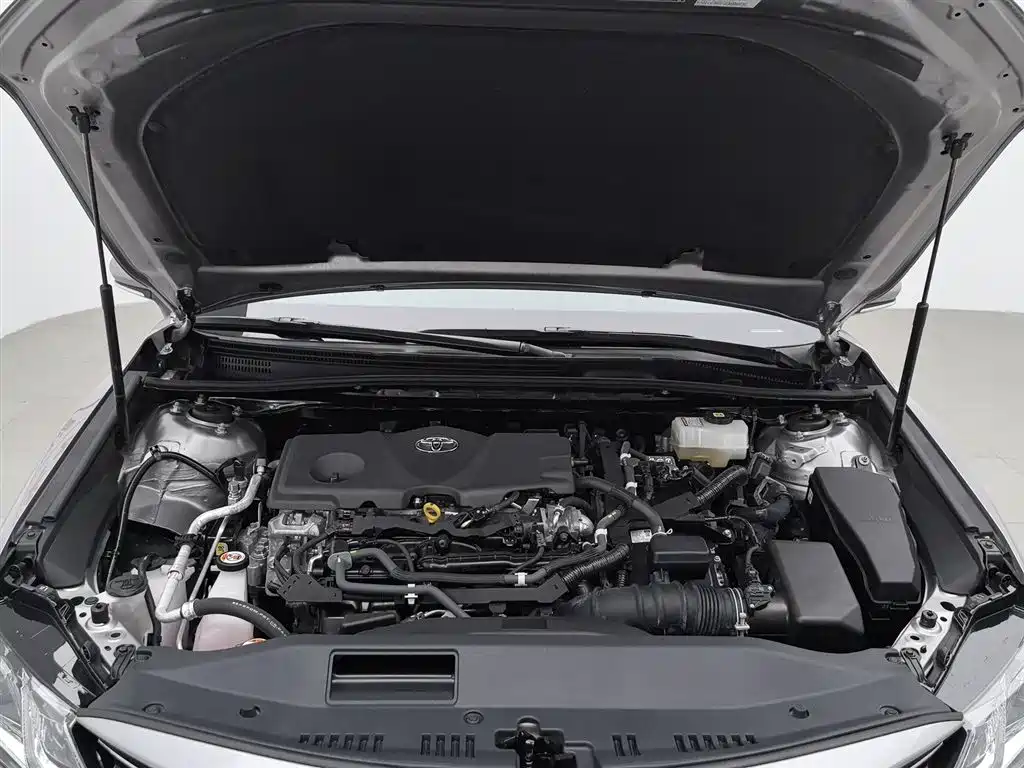 Toyota Camry 2021 Hybrid 2.5HGVP Leading Edition фото 6