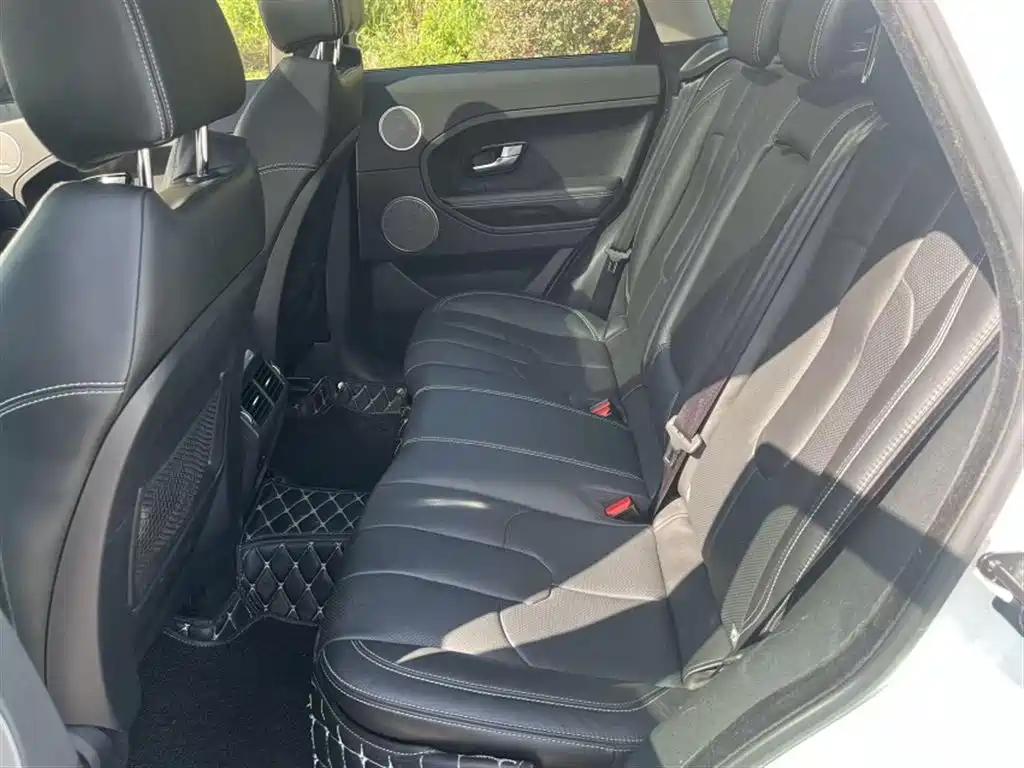 Land Rover Range Rover Evoque 2015 2.0T 5-Door Dynamic Edition фото 15