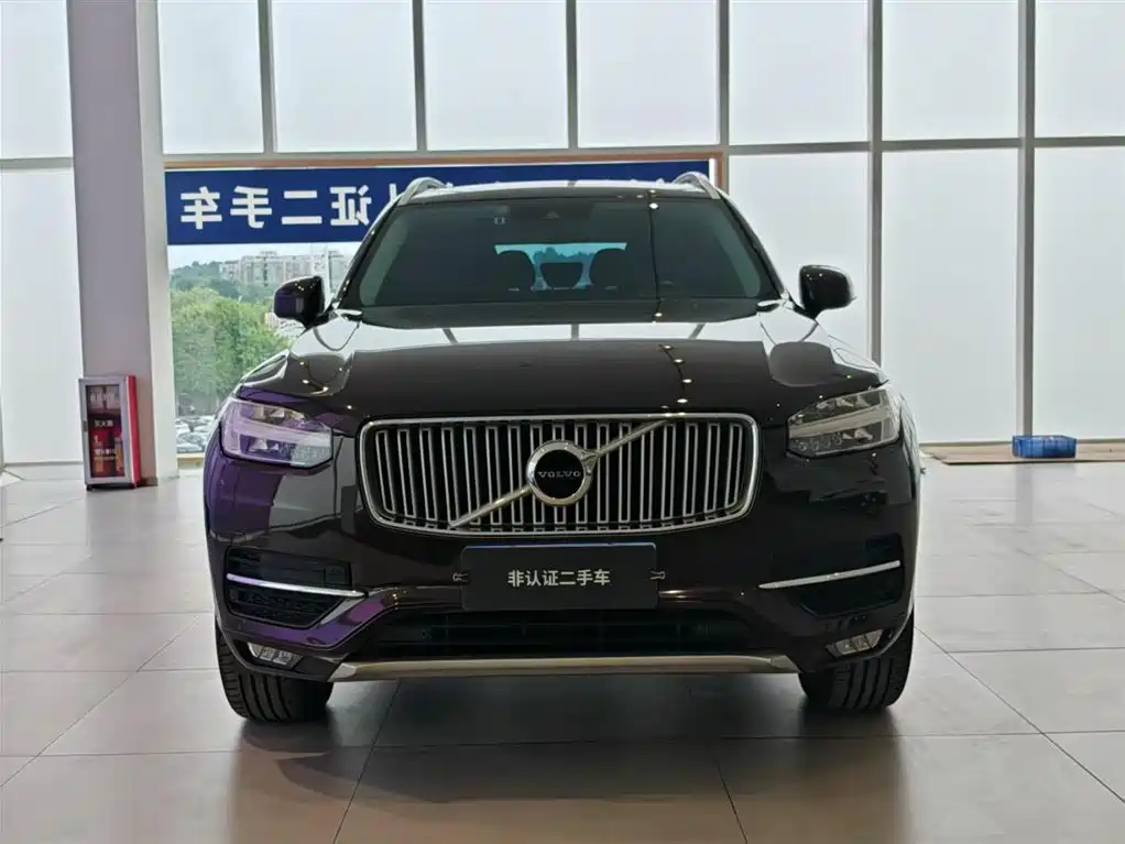 Фото 2 - Volvo XC90