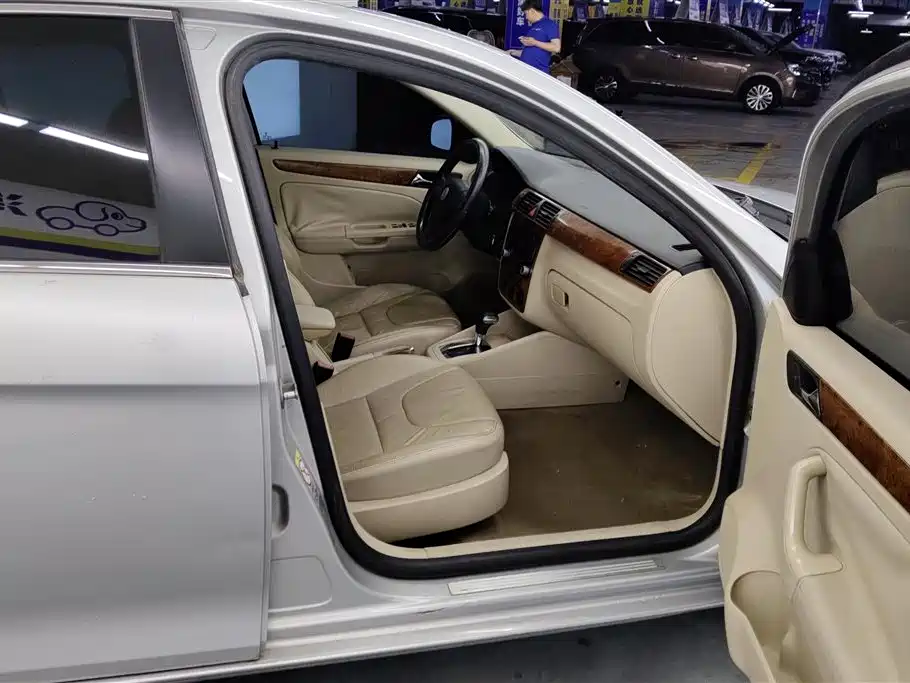 Volkswagen Bora 2008 Model 2.0L Automatic Comfort фото 8