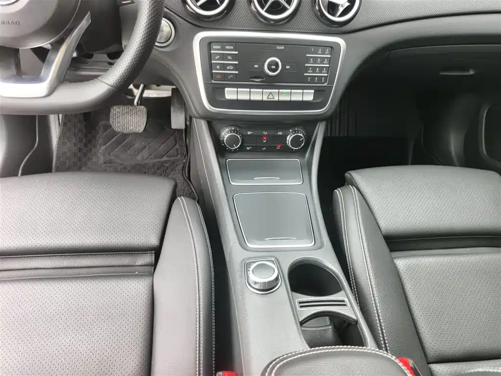 Mercedes-Benz GLA 2019 GLA 200 Fashion фото 16