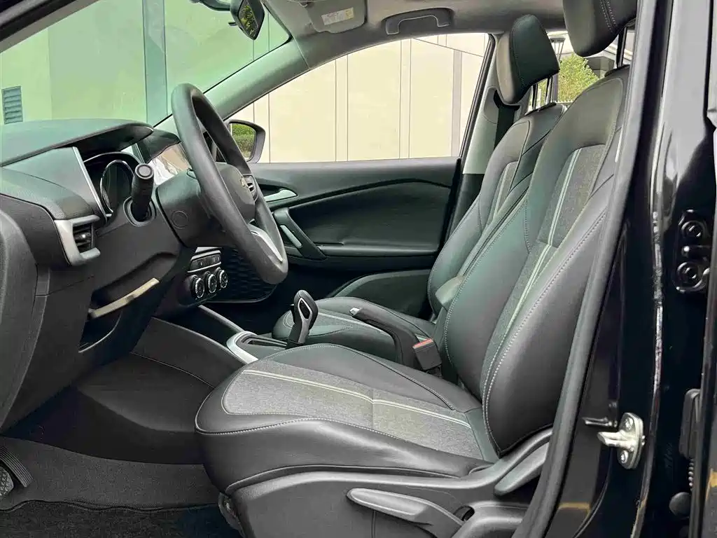 Chevrolet Trax 2019 Redline 325T Auto Fun Edition China VI фото 4