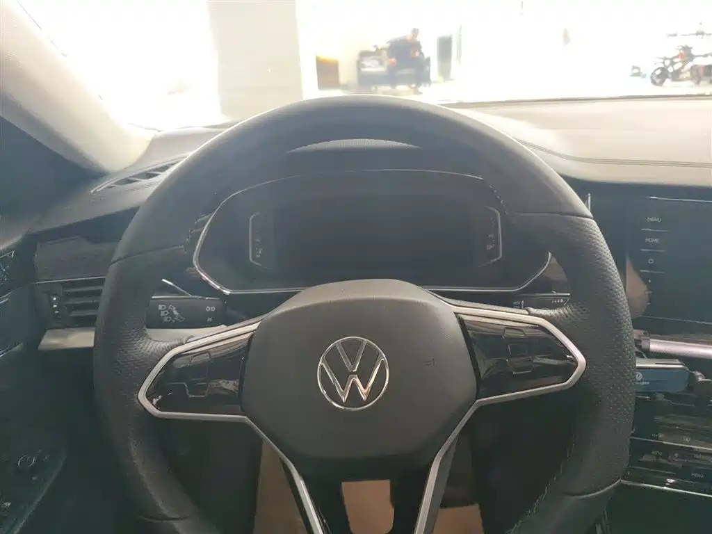 Volkswagen Passat 2023 330TSI Elite Edition фото 4