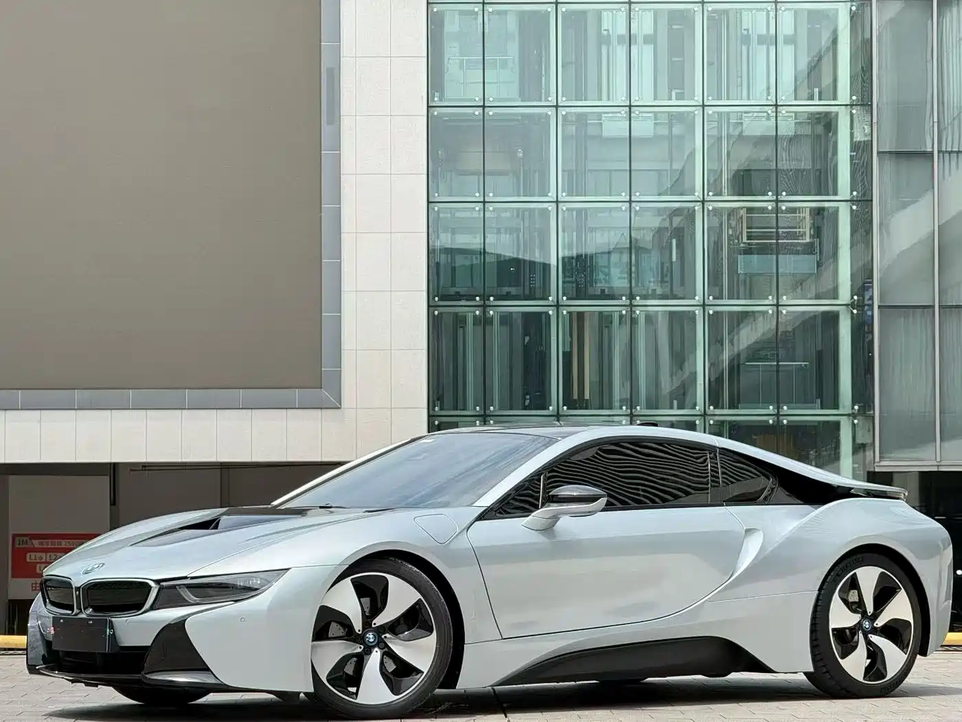 BMW i8 2014 Standard фото 2