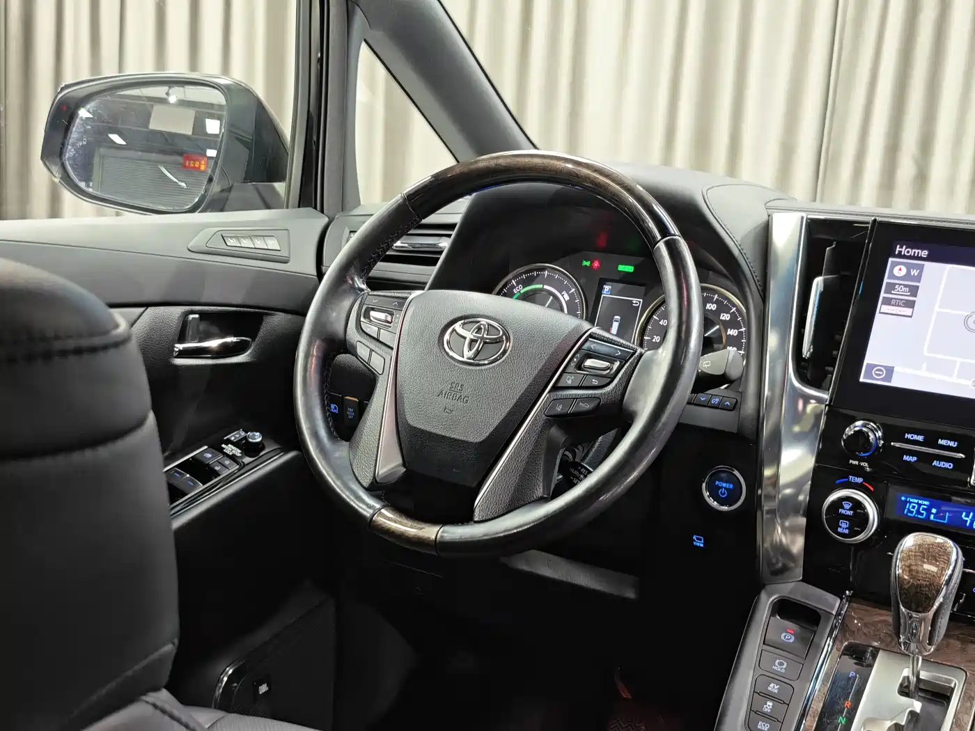Toyota Alphard 2021 Hybrid 2.5L Premium фото 7