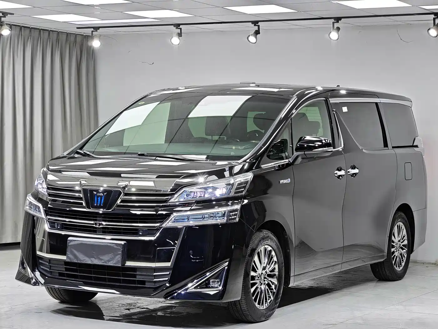 Toyota Alphard 2021 Hybrid 2.5L Premium фото 2