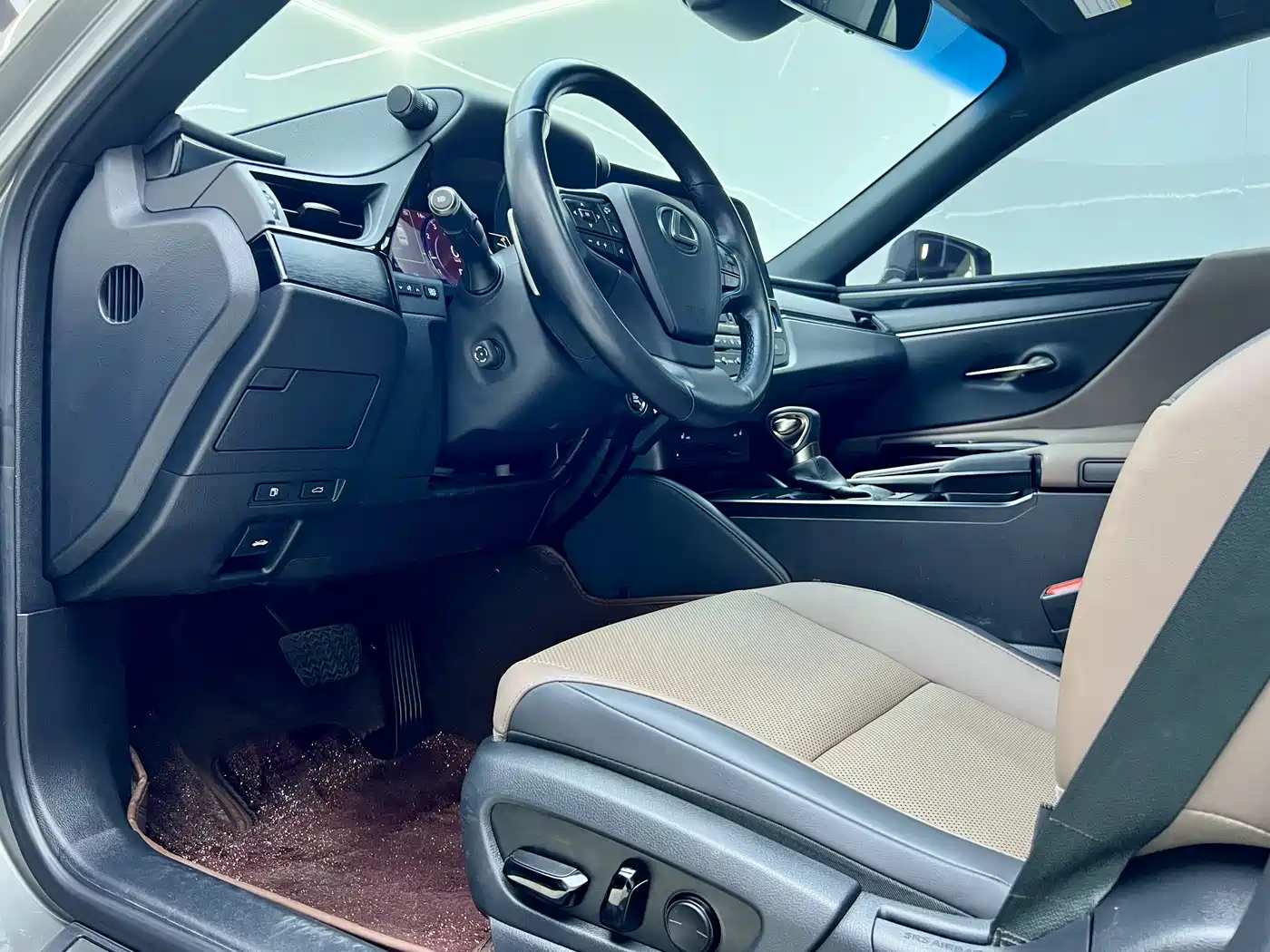 Lexus ES 2021 200 Excellence Edition фото 21