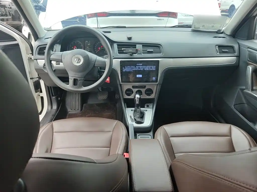 Volkswagen Lavida 2013 Facelift Classic 1.6L Automatic Trend фото 10