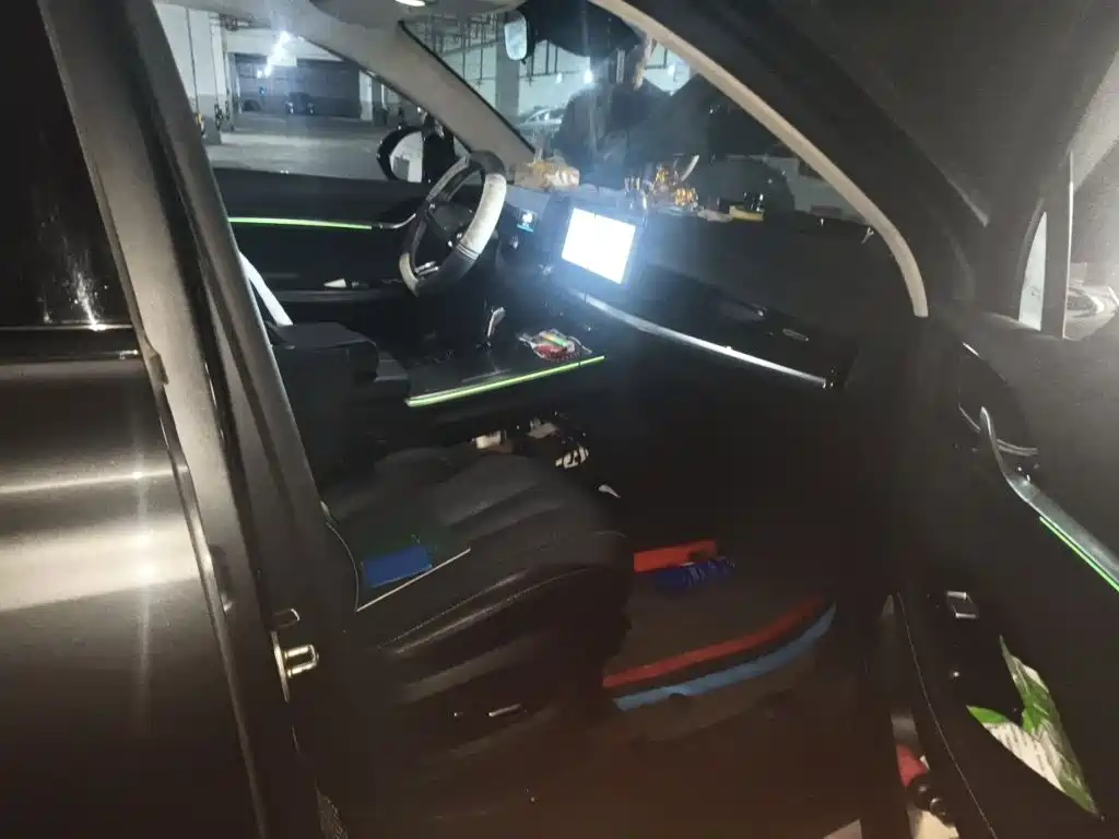 Photo 20 - Roewe RX5 MAX