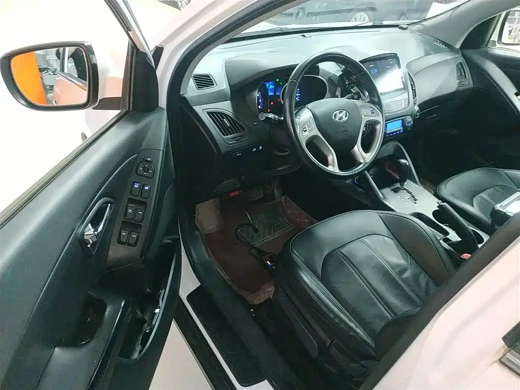 Hyundai Beijing Hyundai ix35 2015 2.0L Automatic 2WD Smart Type China IV фото 16