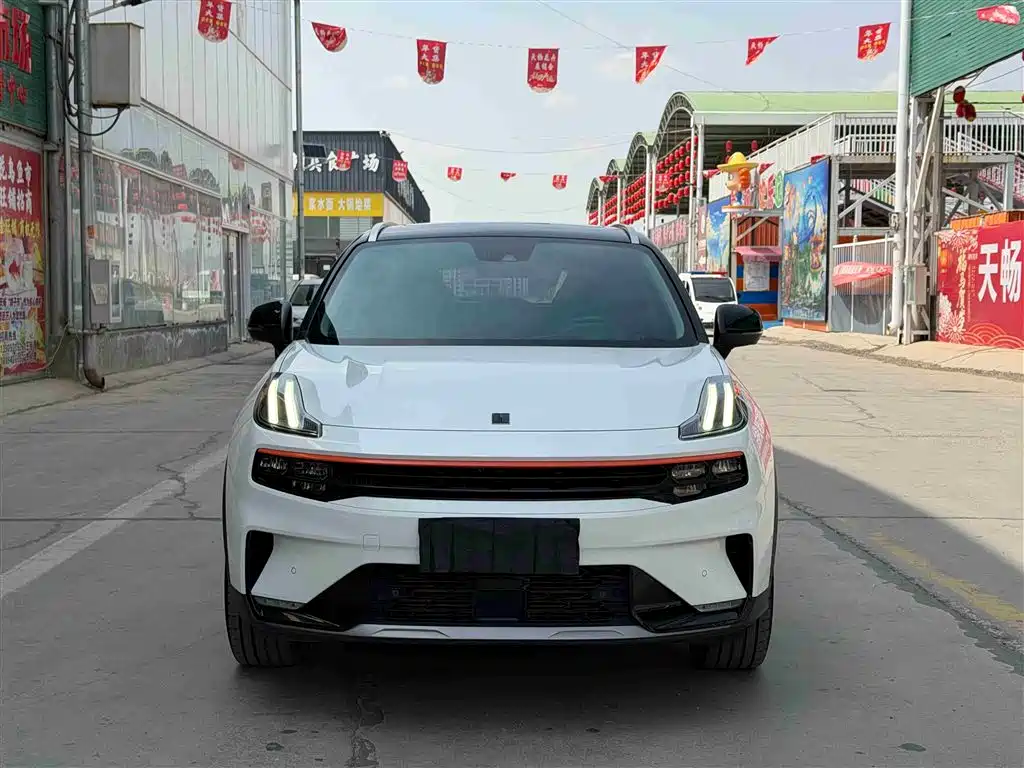Lynk & Co 06 2020 1.5T Halo фото 2