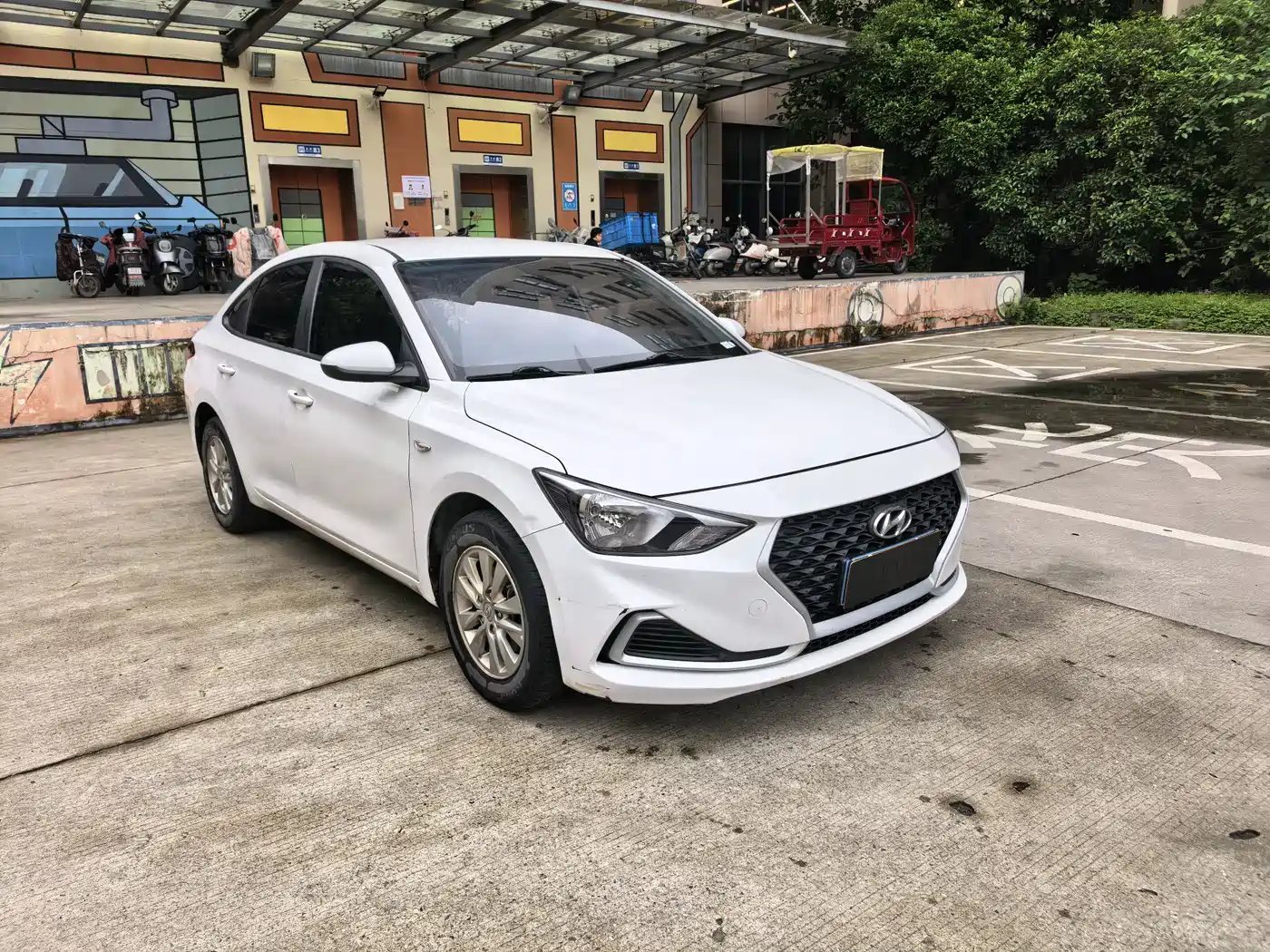 Hyundai Elantra 2020 1.6L Auto GL Pleasing Edition фото 3