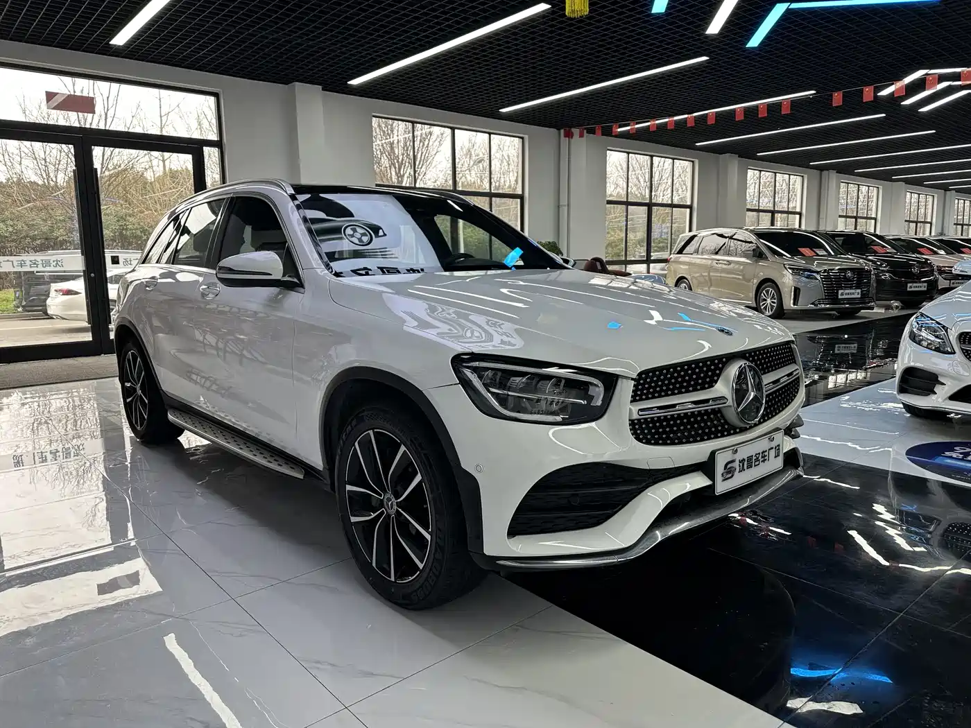 MERCEDES-BENZ GLC