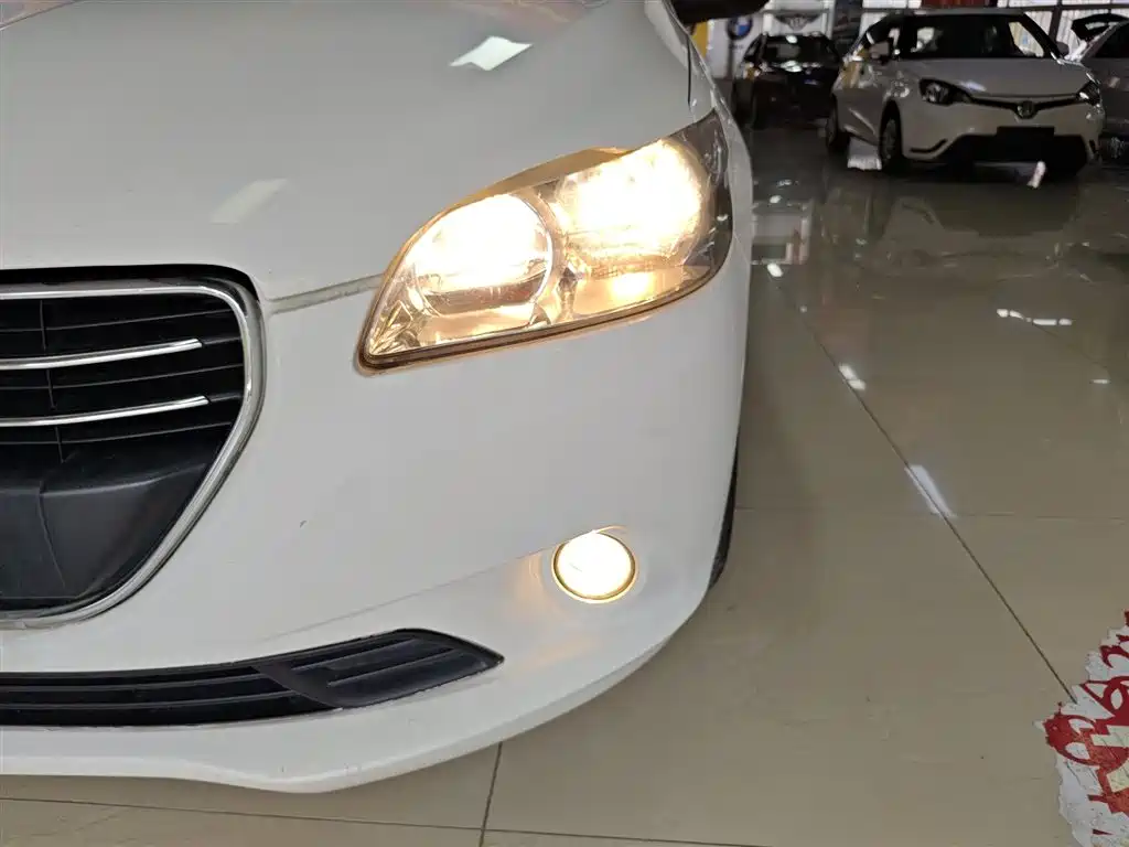 Peugeot 301 2014 1.6L Manual Luxury Edition фото 18