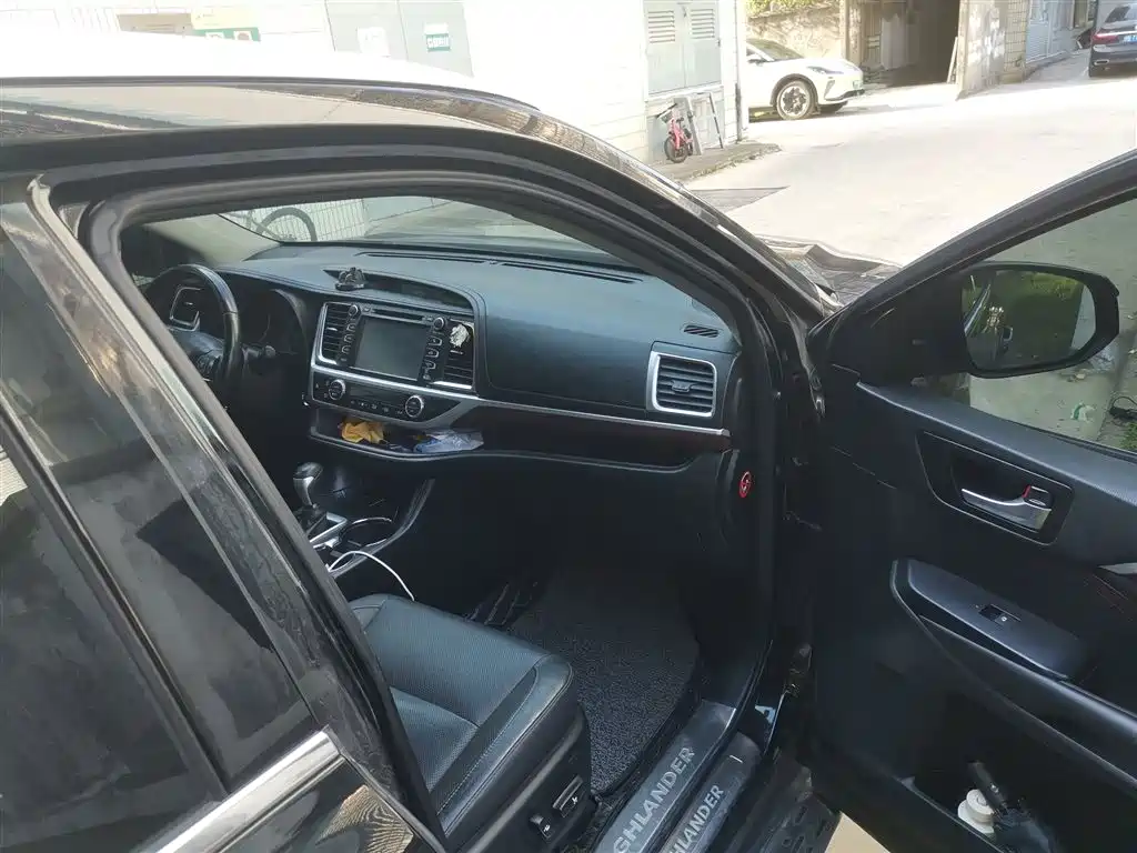 Toyota Highlander 2015 2.0T AWD Ultimate Edition 7-seater фото 20
